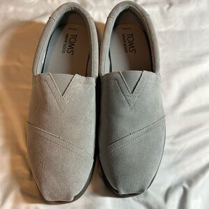 TOMS Men's Light Gray Suede Loafers - Size 9.5 NIB